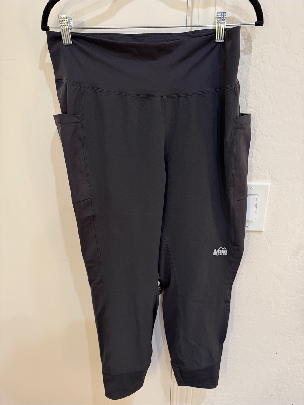 REI Black Capri Leggings with Dual Side Pockets